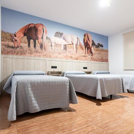 Hostal Vinuela San Pedro de Merida エクステリア 写真