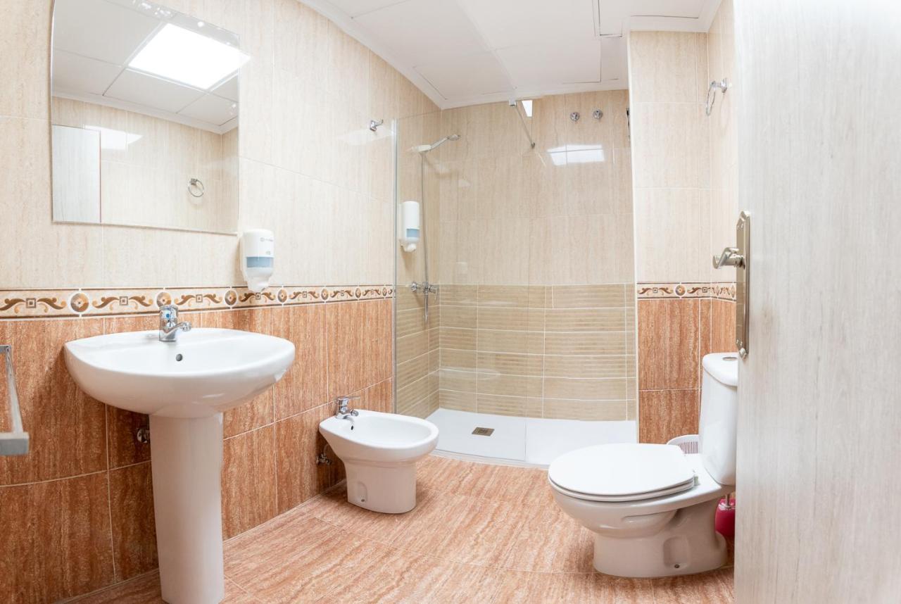 Hostal Vinuela San Pedro de Merida エクステリア 写真
