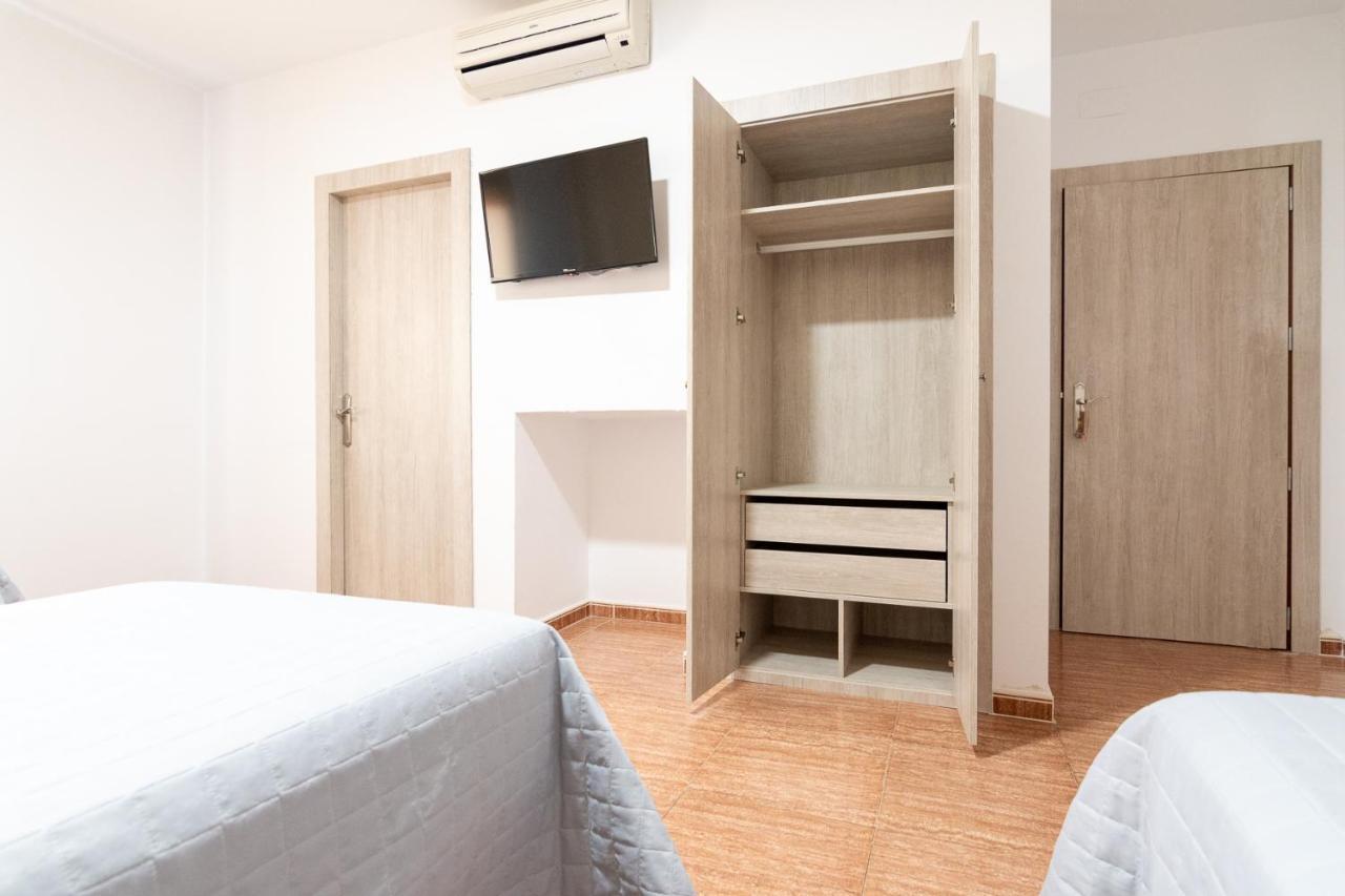 Hostal Vinuela San Pedro de Merida エクステリア 写真