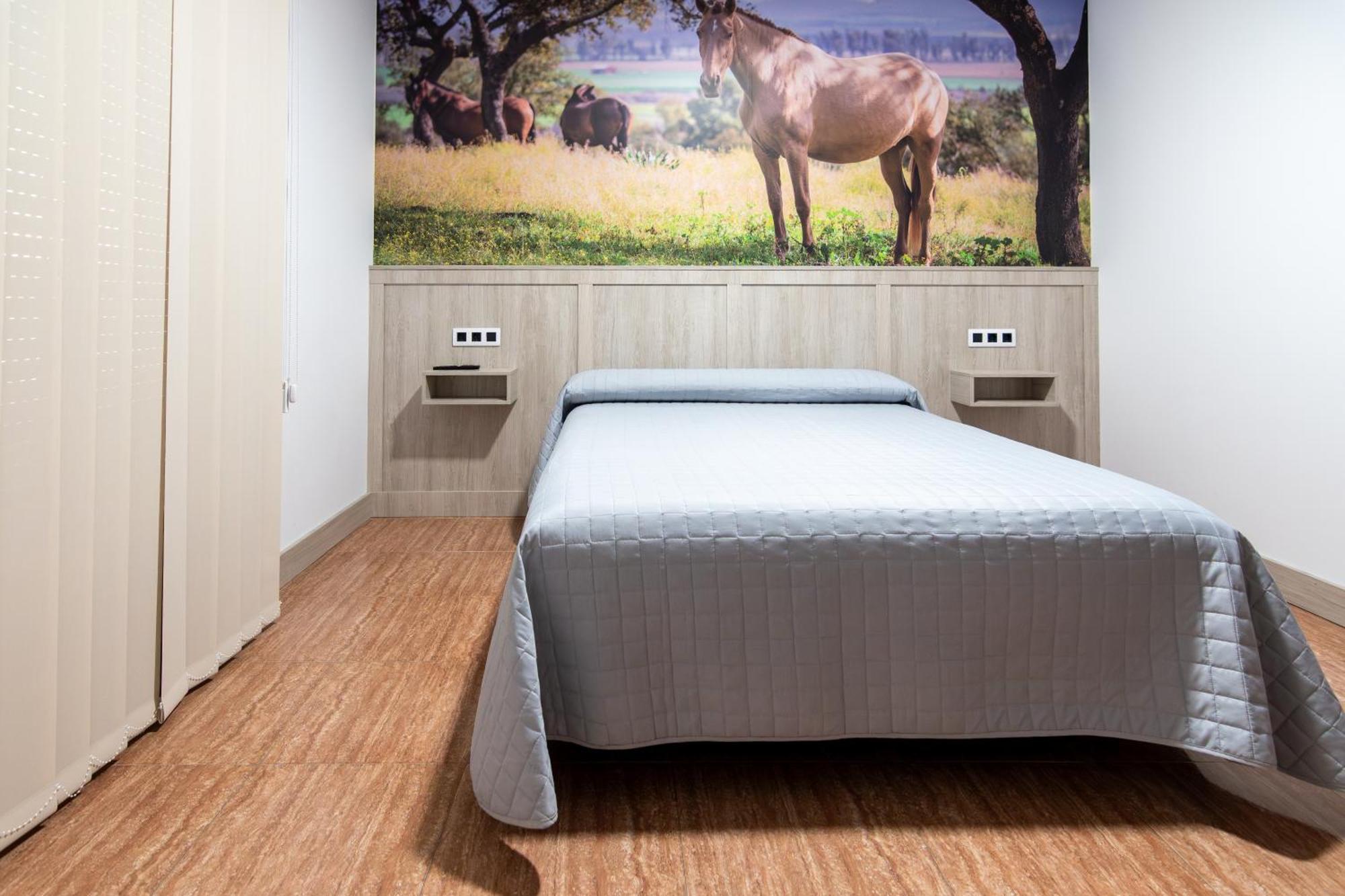 Hostal Vinuela San Pedro de Merida エクステリア 写真