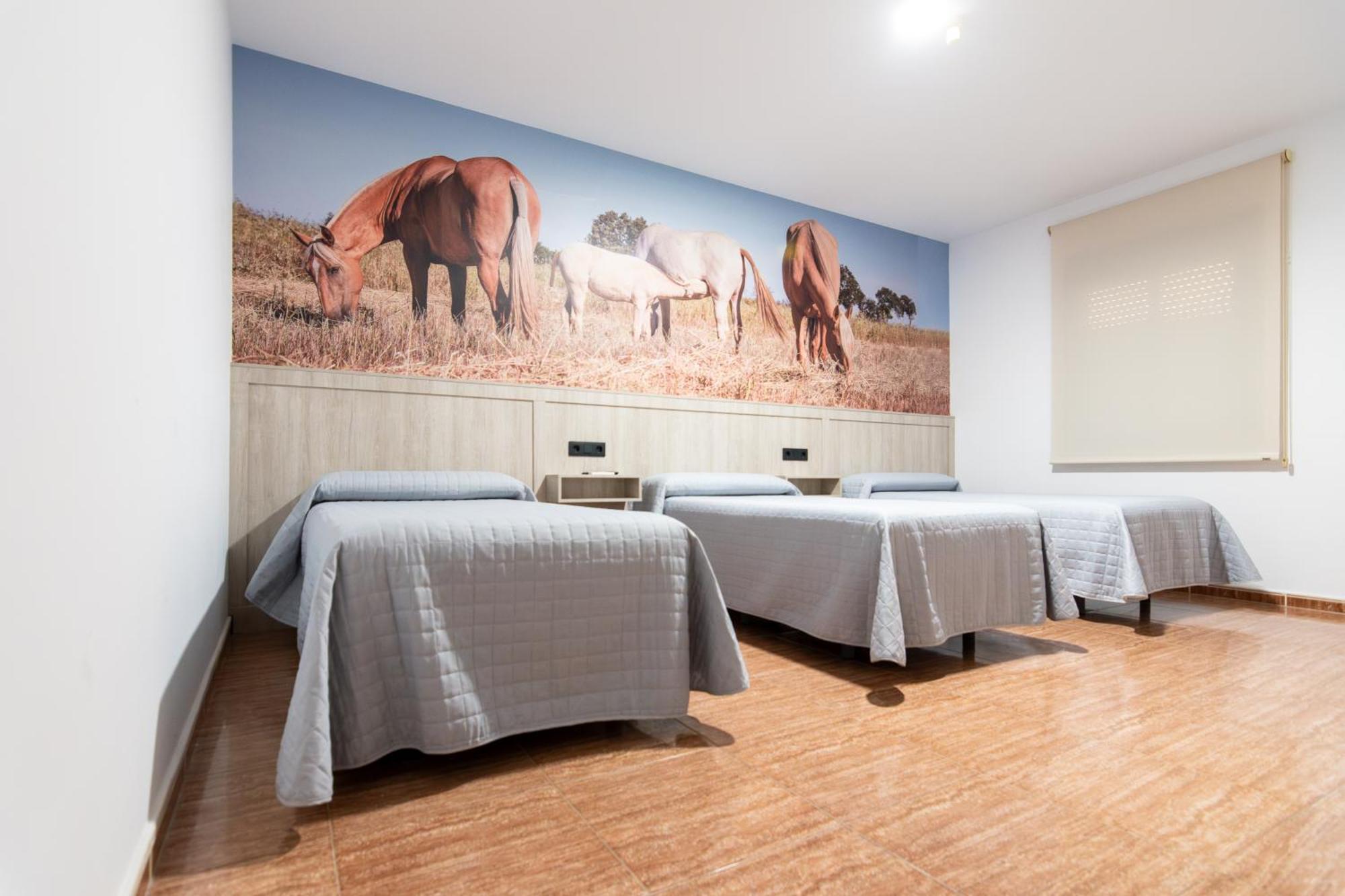 Hostal Vinuela San Pedro de Merida エクステリア 写真