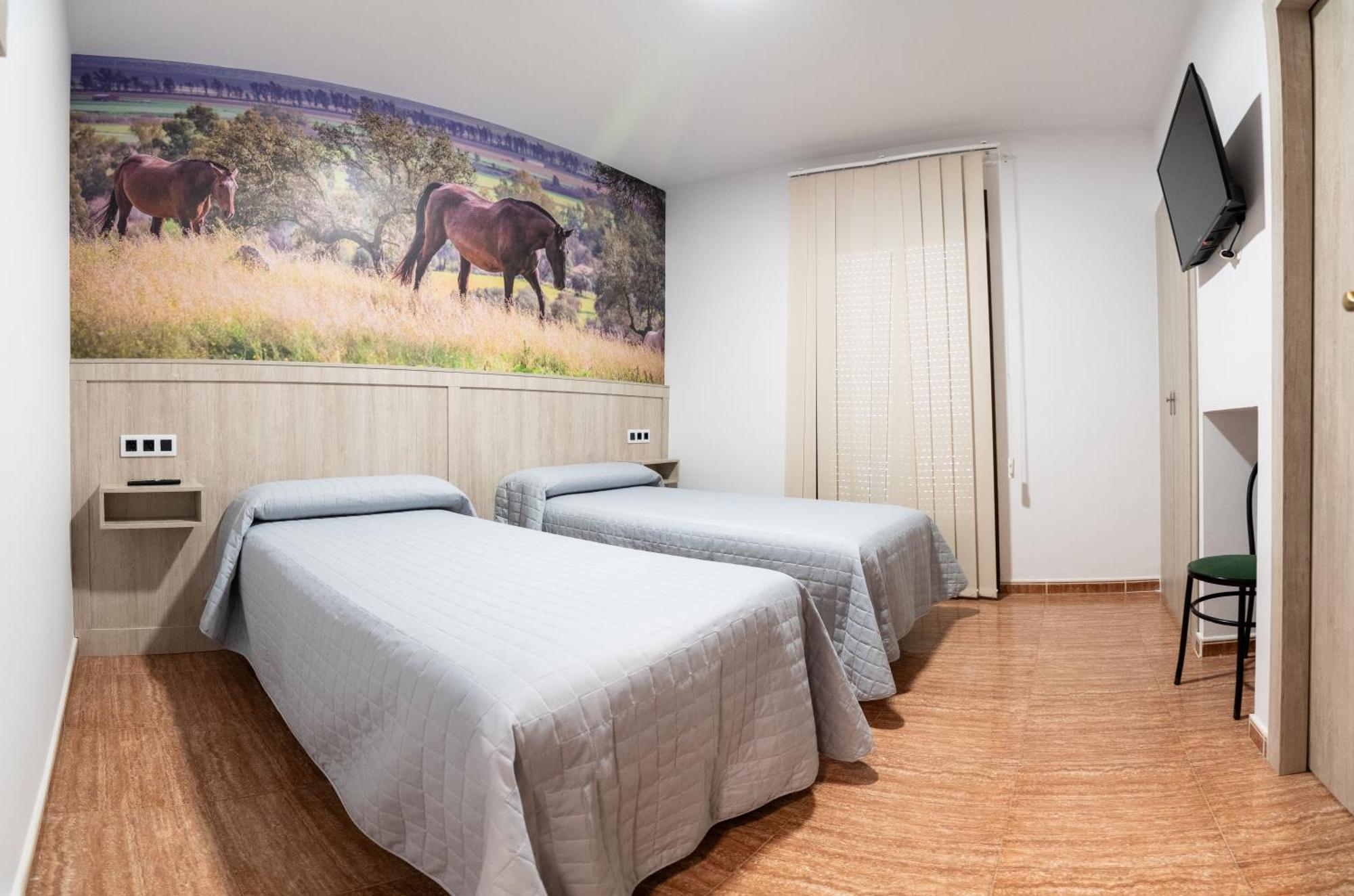 Hostal Vinuela San Pedro de Merida エクステリア 写真