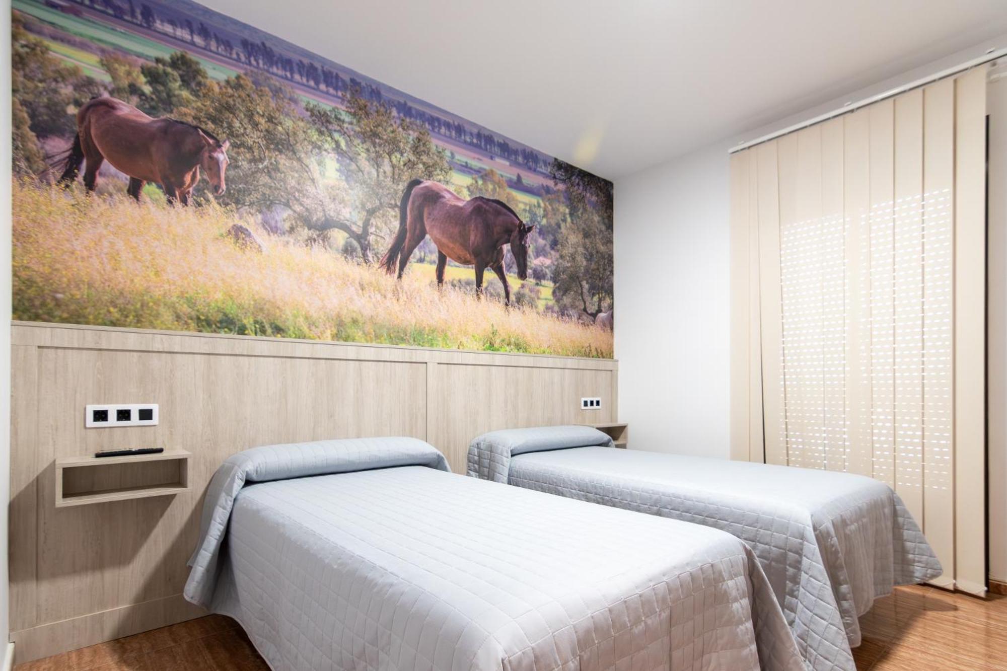 Hostal Vinuela San Pedro de Merida エクステリア 写真